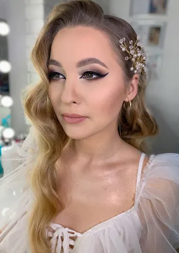 Martyna Iwan MakeUp Kielce | Kurs Stylizacji Brwi | Makijaż szkolenia | Kurs makijażu z certyfikatem